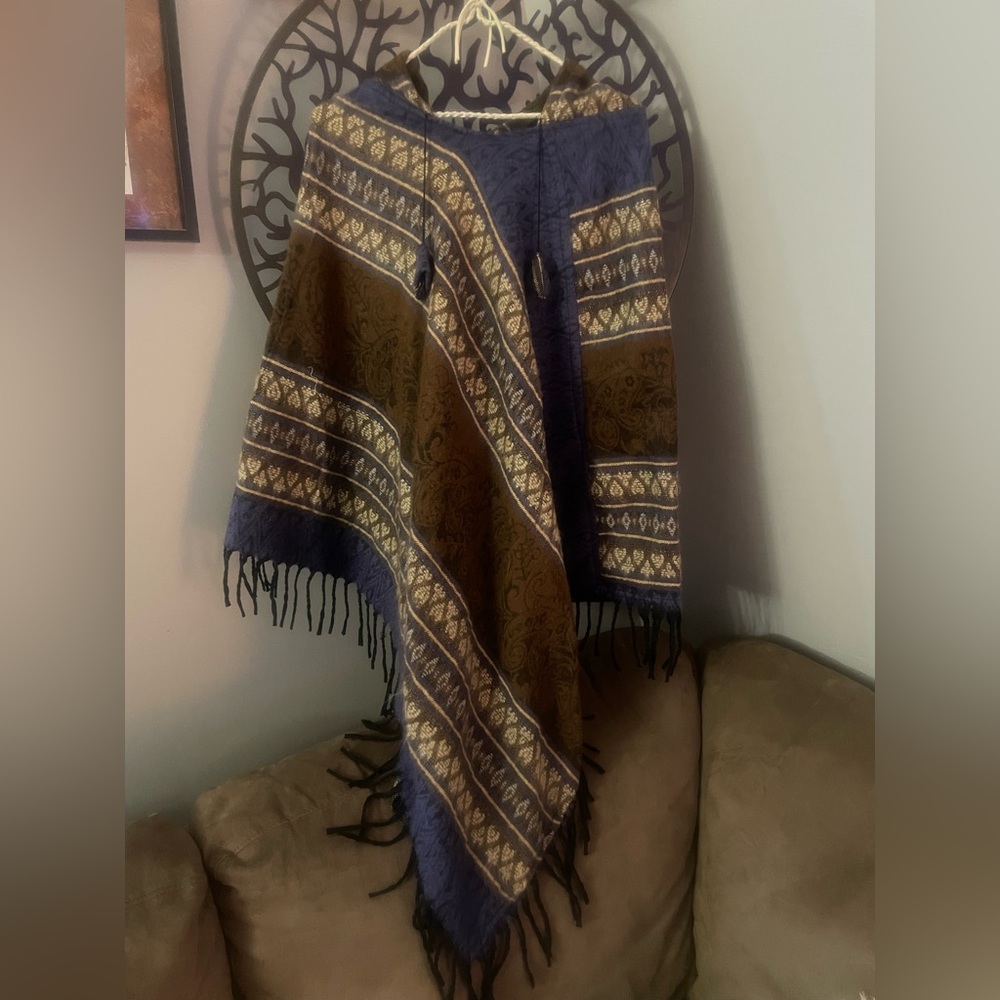 Boutique Shop Poncho